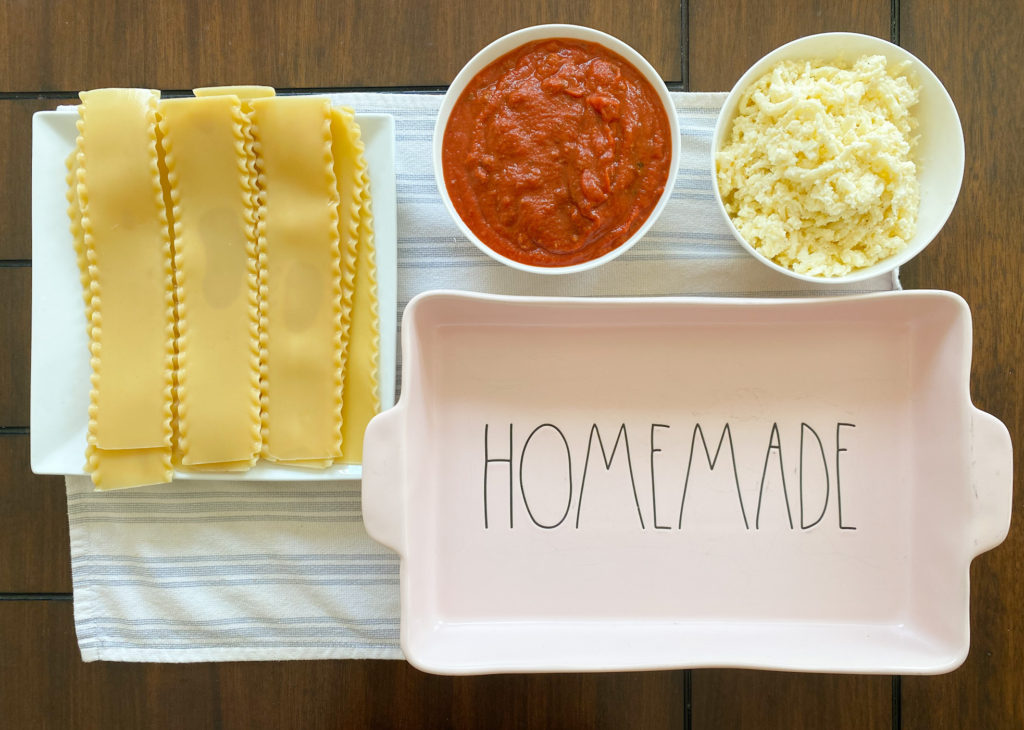 Making a simple and delicious homemade lasagna. 