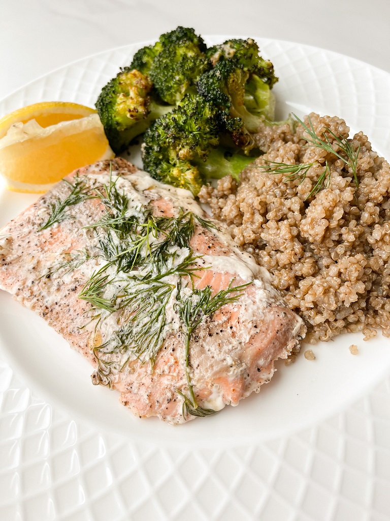 Easy oven-baked salmon with broccoli 